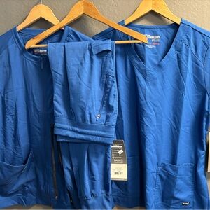 NWT Grey's Anatomy Stretch men’s large set includes jacket shirt and pants